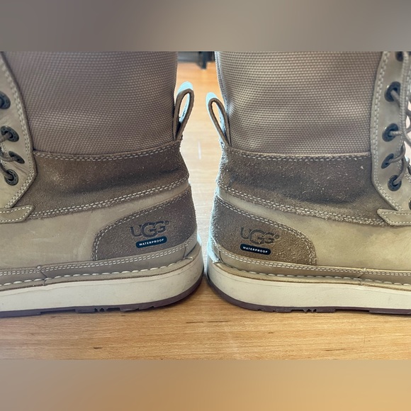 UGGS Men winter boot - Picture 5 of 9